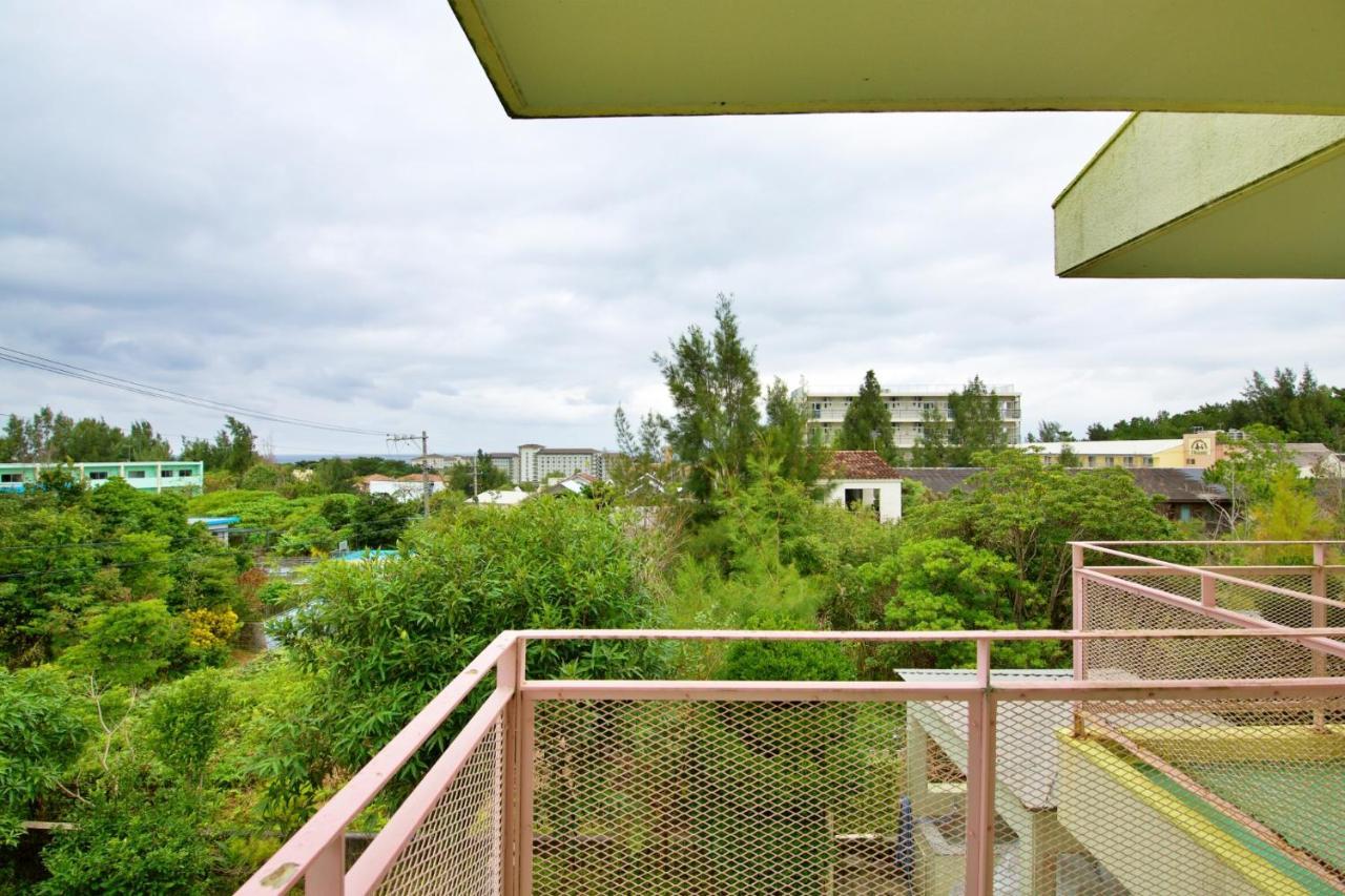 Apartment ルルガーデン恩納村 *